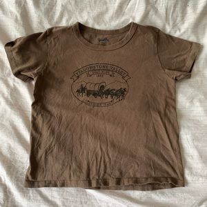 Comfy, flattering fit, t-shirt/baby tee, Brandy Melville